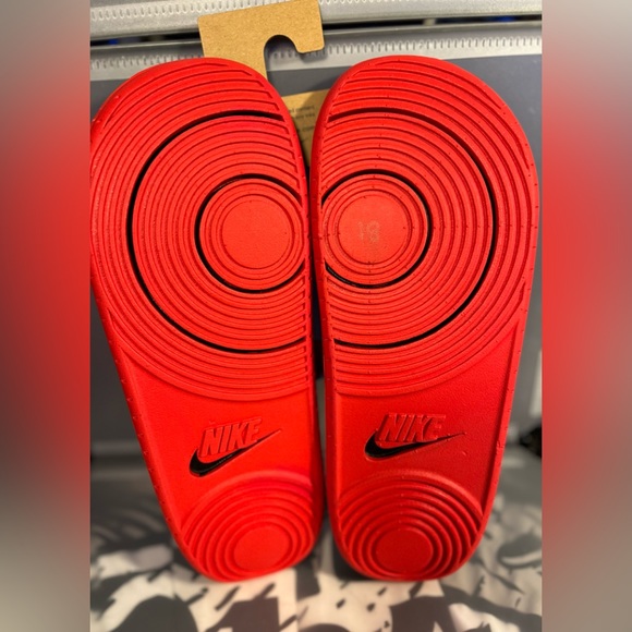 Brand new nike off court slides - Picture 2 of 2